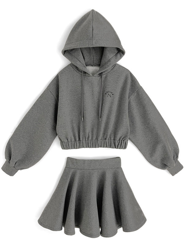 短款連帽衫 x 喇叭短裙set