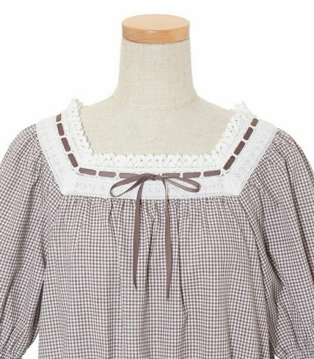 方領蝴蝶結泡泡上衣