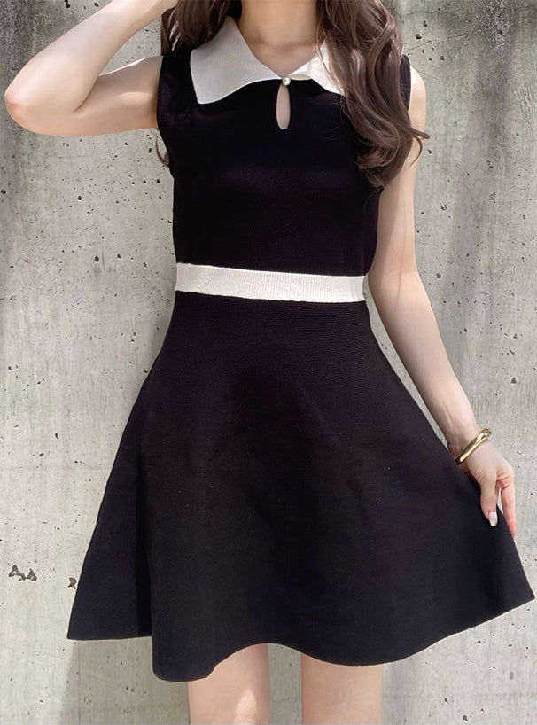 附斗篷喇叭形針織連身裙