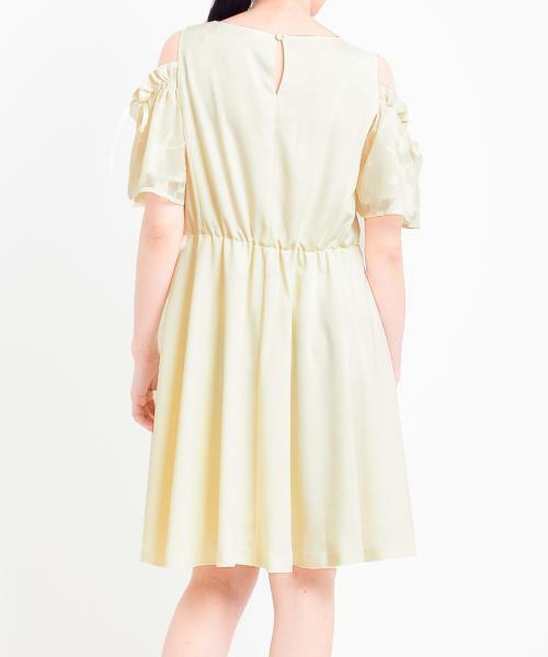 露肩簡約風連身裙