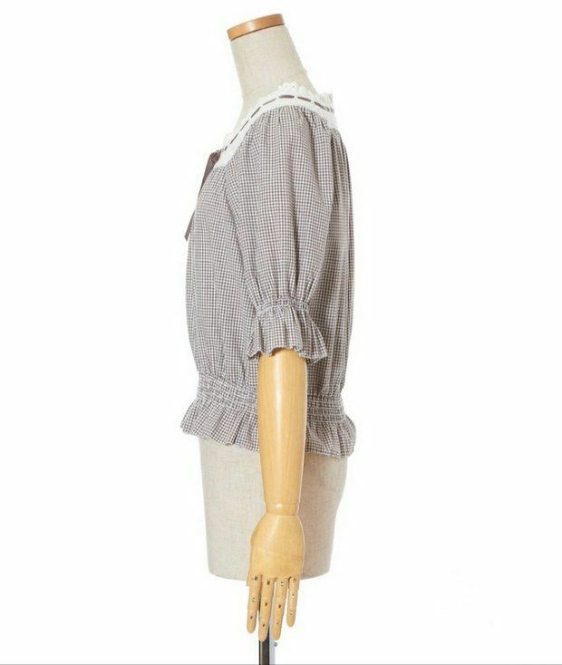 方領蝴蝶結泡泡上衣