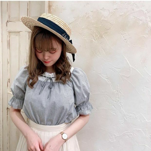 方領蝴蝶結泡泡上衣