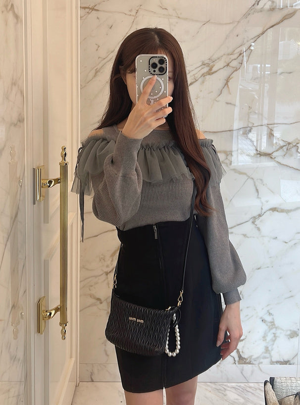 露肩薄紗圍邊針織上衣