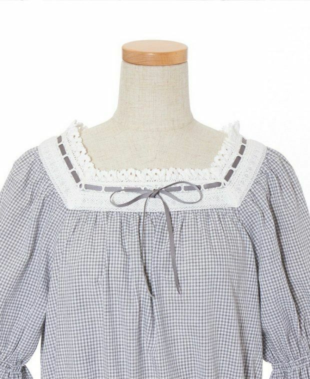 方領蝴蝶結泡泡上衣