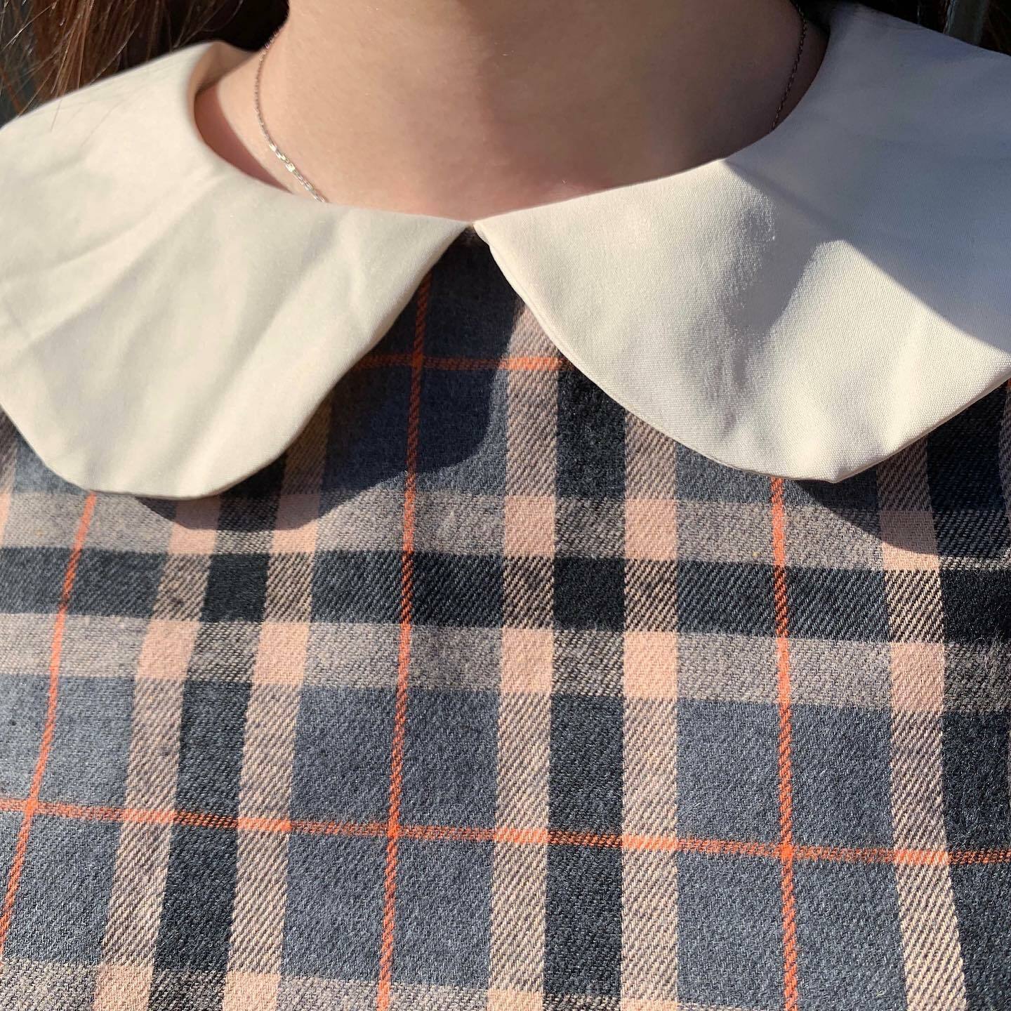 小圓領格仔連身裙